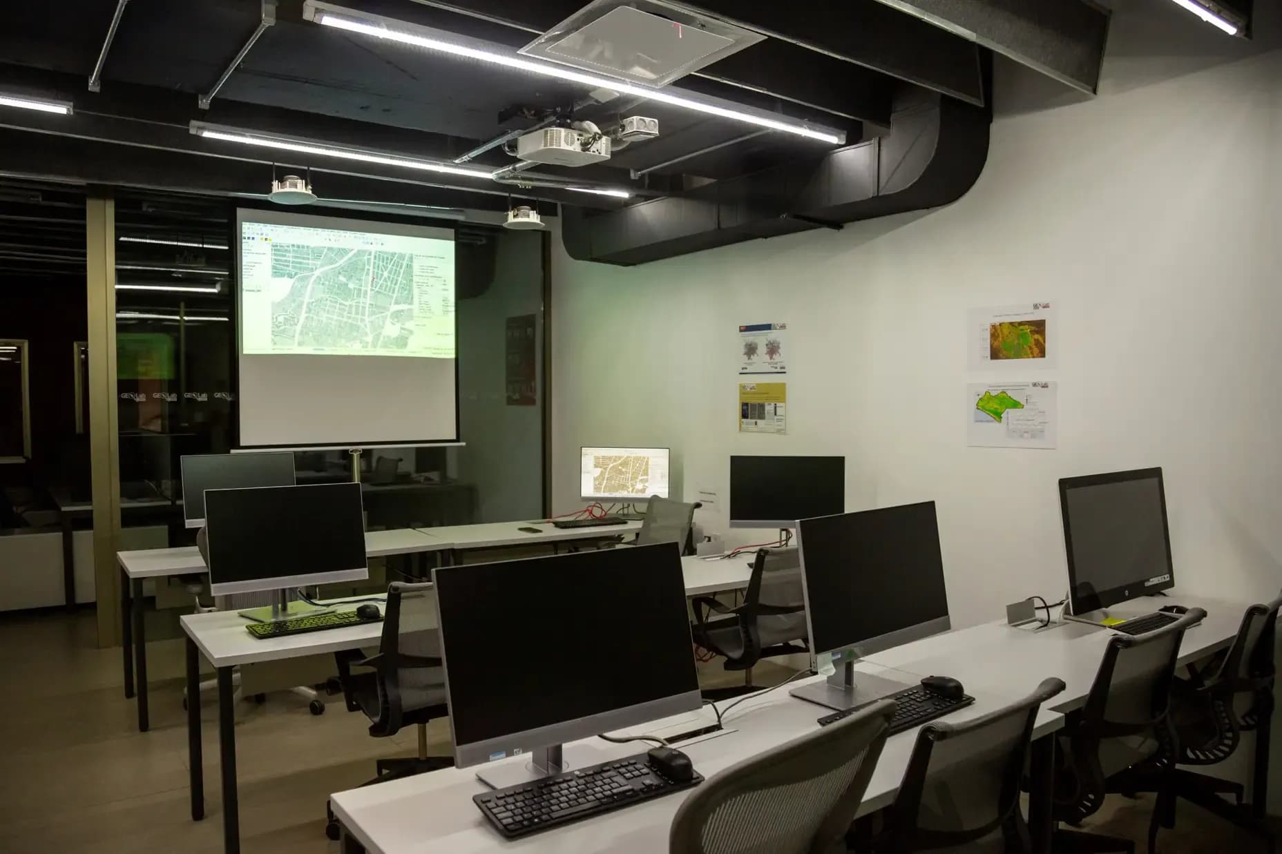 Laboratorio de Sistemas de Información Geográfica (GEOLab)