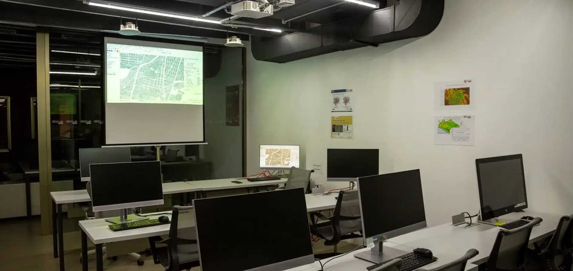 Laboratorio de Sistemas de Información Geografía (GEOLab)