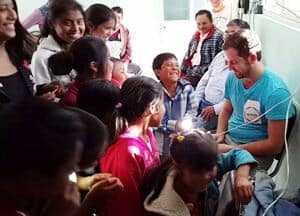 588 mil 865 de hogares en México carecen de luz.