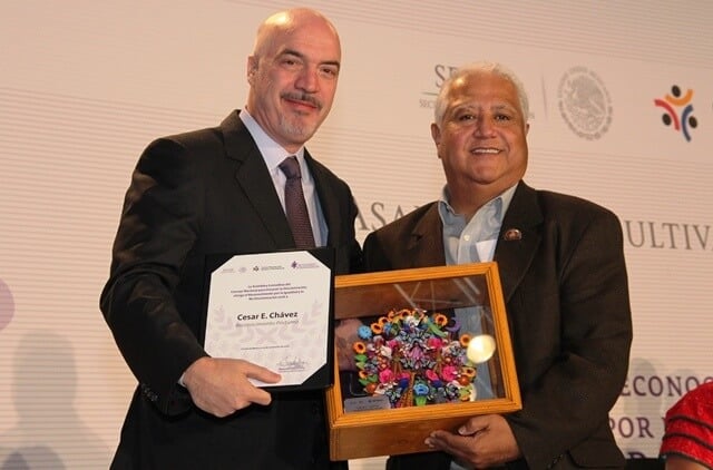 Desayuno de bienvenida a becarios de la SRE