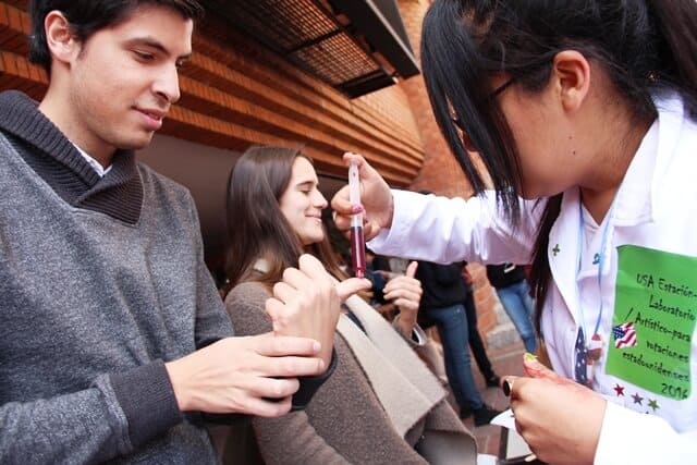 Sr. Leonardo Arizaga Schmegel, embajador de Ecuador en México