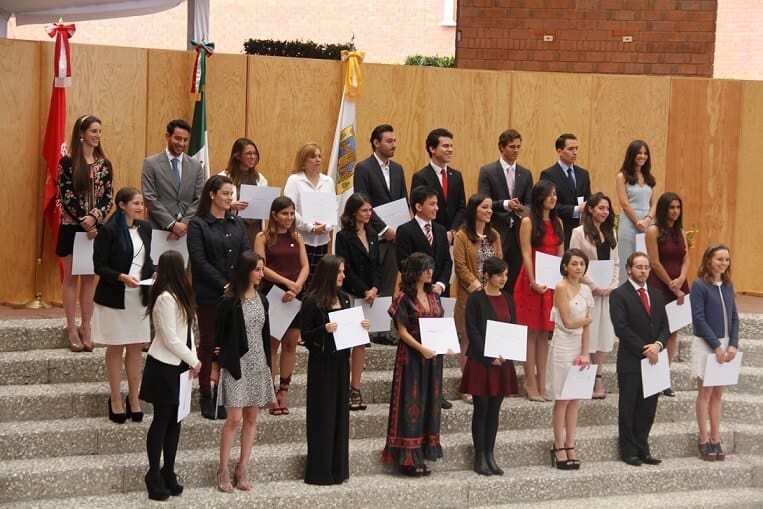 “Somos una minoría privilegiada en el país y eso nos obliga a asumir un compromiso por México”, subrayó José Chabot en su discurso a los egresados