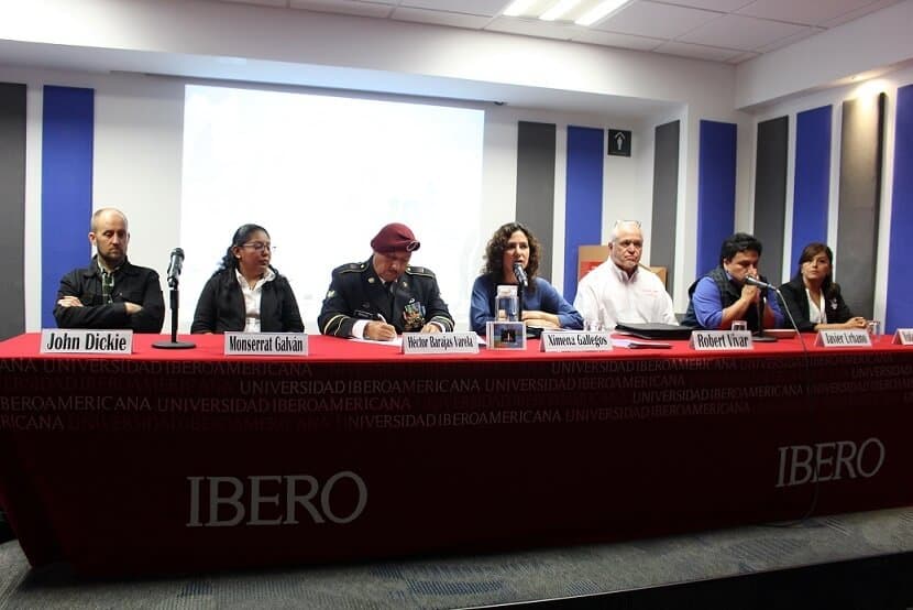 Un grupo de mexicanos deportados que compartieron sus experiencias con la comunidad IBERO