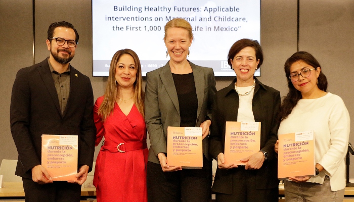De izq a der.: Dr. Edgar Jair Mendivil, Dra. Alejandra Cantoral, Anne Mette Vega Brondbjerg, Dra. Graciela Teruel, y Fabiola Hernández. Foto: Jorge Luis Cortés.