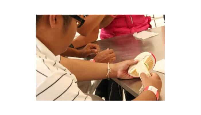 En el taller se contó con material didáctico especial para personas con discapacidad visual