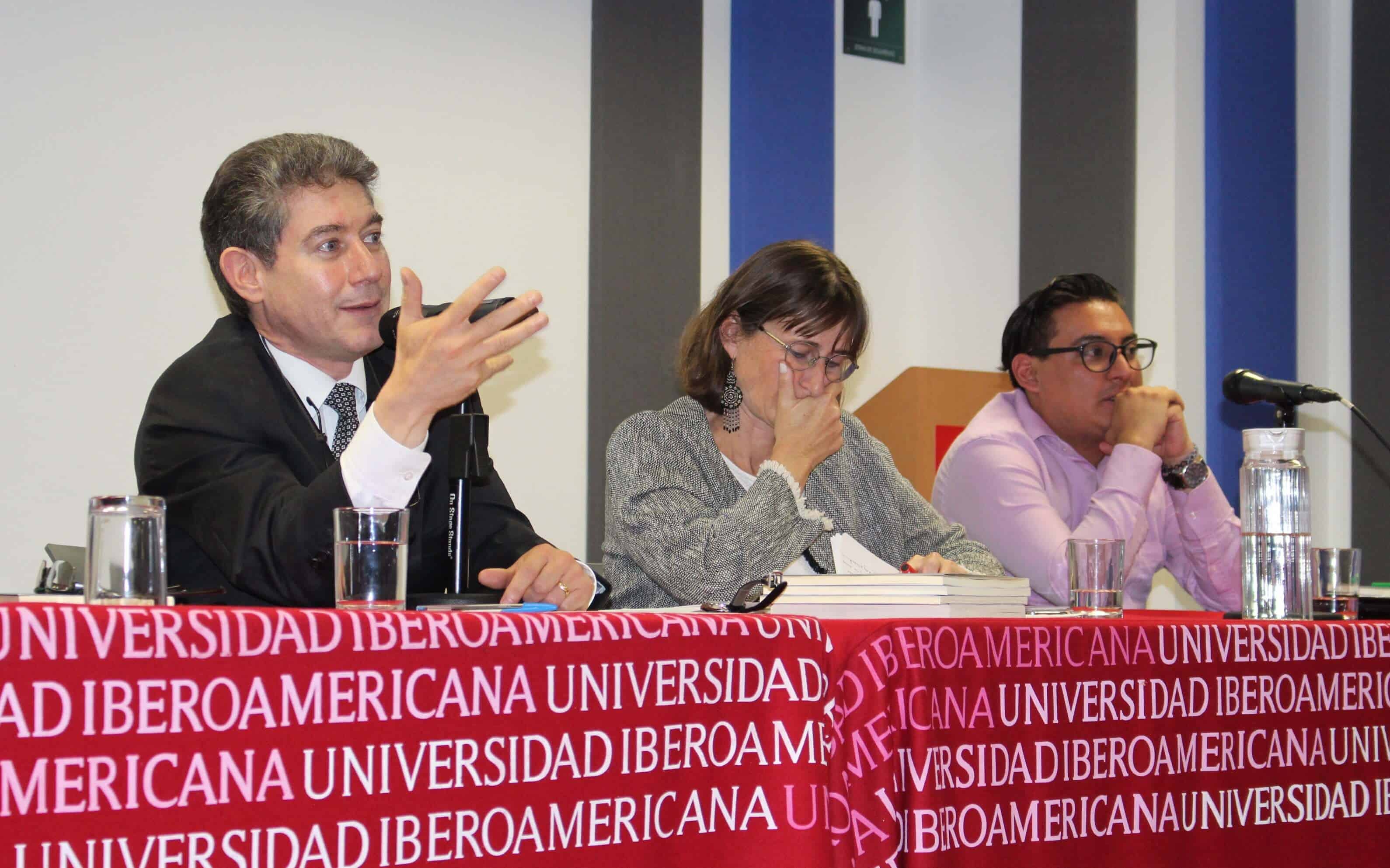 Presentaron el libro "El rector mártir: los legados de Ignacio Ellacuría para encargarse de la realidad". Foto/ Jorge Tovalín
