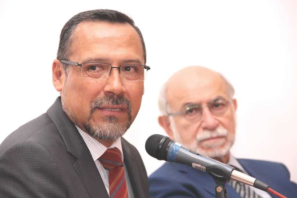 Dr. Carlos Mendoza, director de la División de Humanidades y Comunicación de la IBERO.