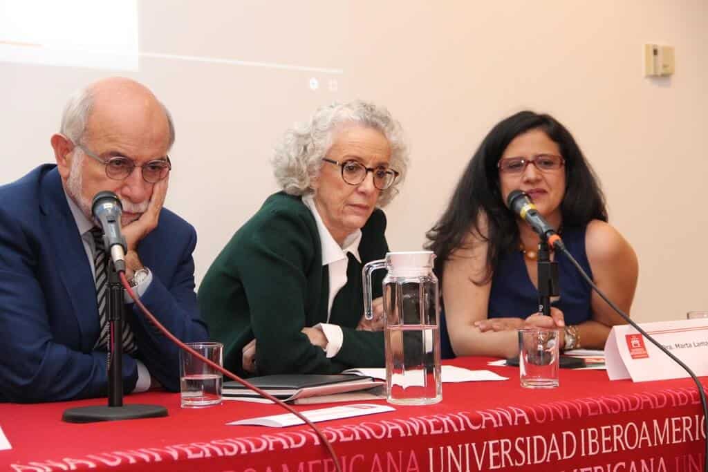Luis de la Barreda, Marta Lamas y Mariana Lojo.