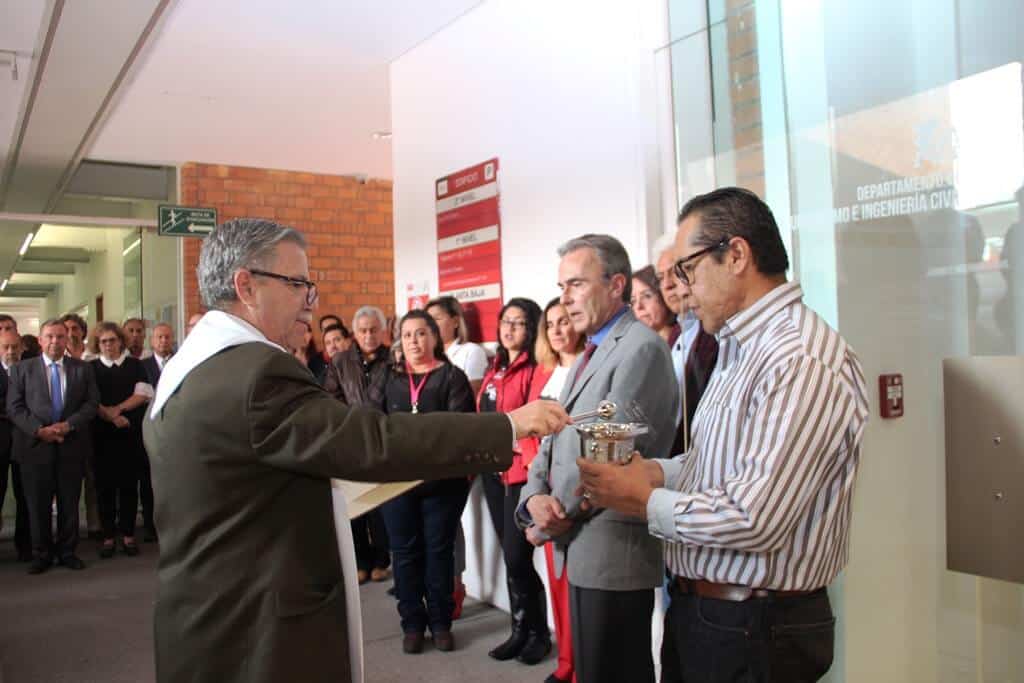 Rector bendice nuevas oficinas de Arquitectura e Ingeniería Civil | IBERO