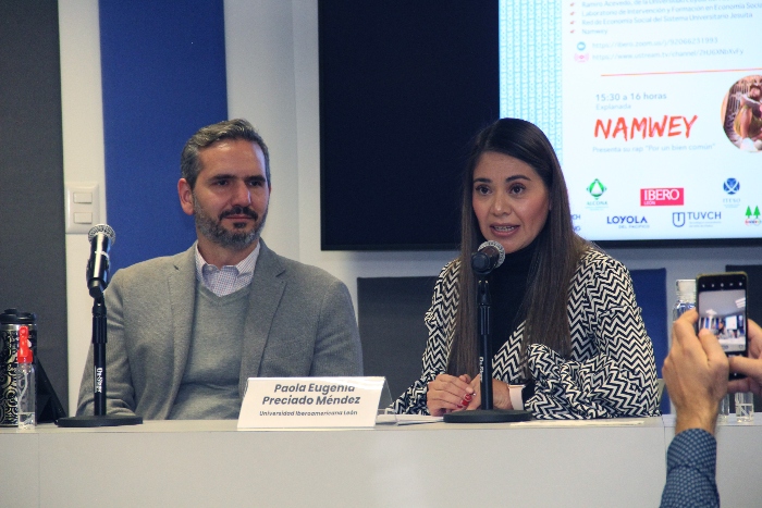 Alberto Irezabal, Director del CIIESS, y Paola Eugenia Preciado Méndez, de la Red EcoSuj. (Foto: Yazmín Mendoza)