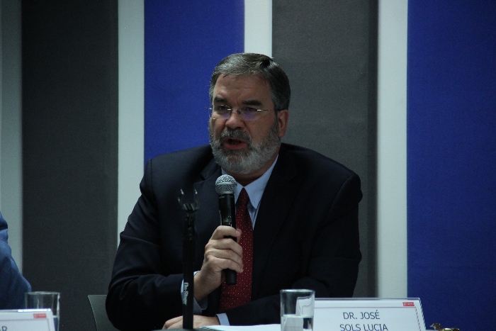 Dr. José Sols Lucia, profesor de Teología en el Departamento de Ciencias Religiosas. (Foto: Yazmín Mendoza)