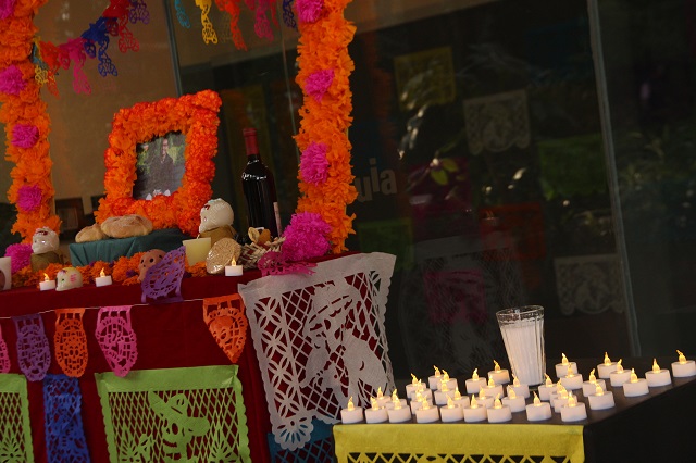 Que la partida del Rector y su afectiva ausencia inviten a buscar ver con esperanza, a ver nuevas todas las cosas, a aprender a mirar desde la ausencia.