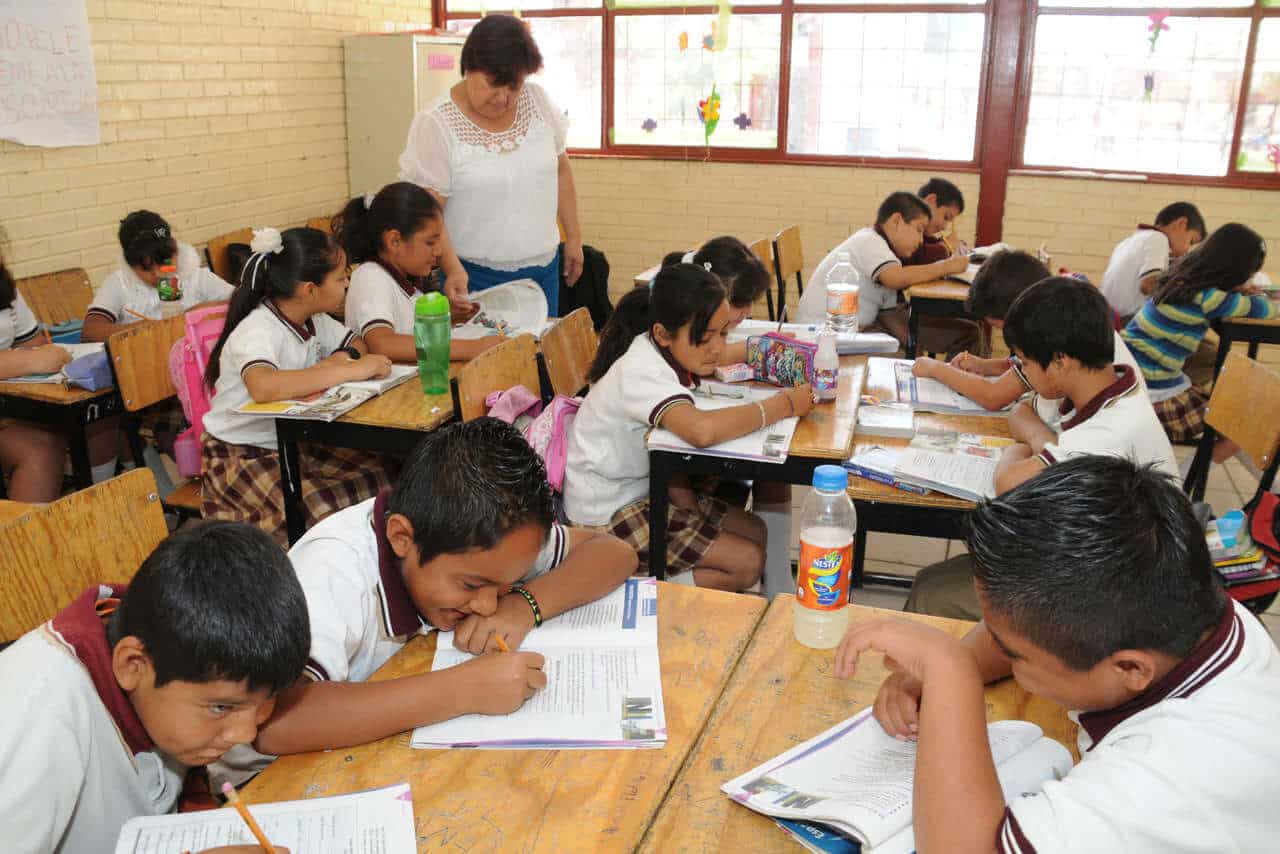 Reforma educativa: ¿cómo 'aterrizar' las políticas públicas en las  escuelas? | IBERO