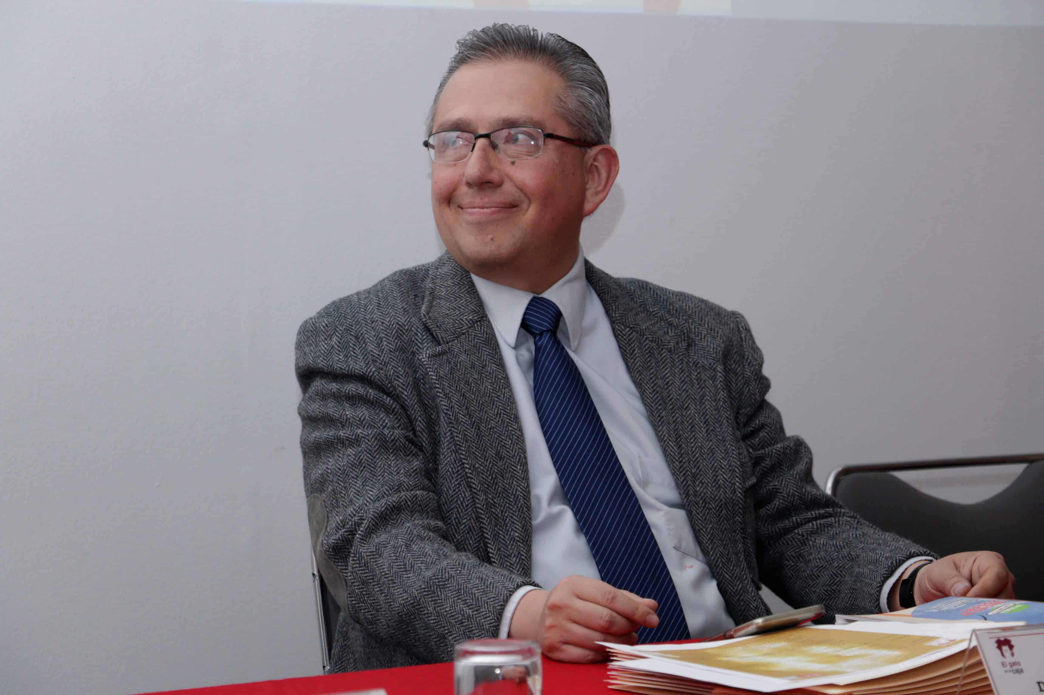 Dr. Alfredo Sandoval Villalbazo, editor de 'El gato en la caja' (Alberto Hernández/IBERO).