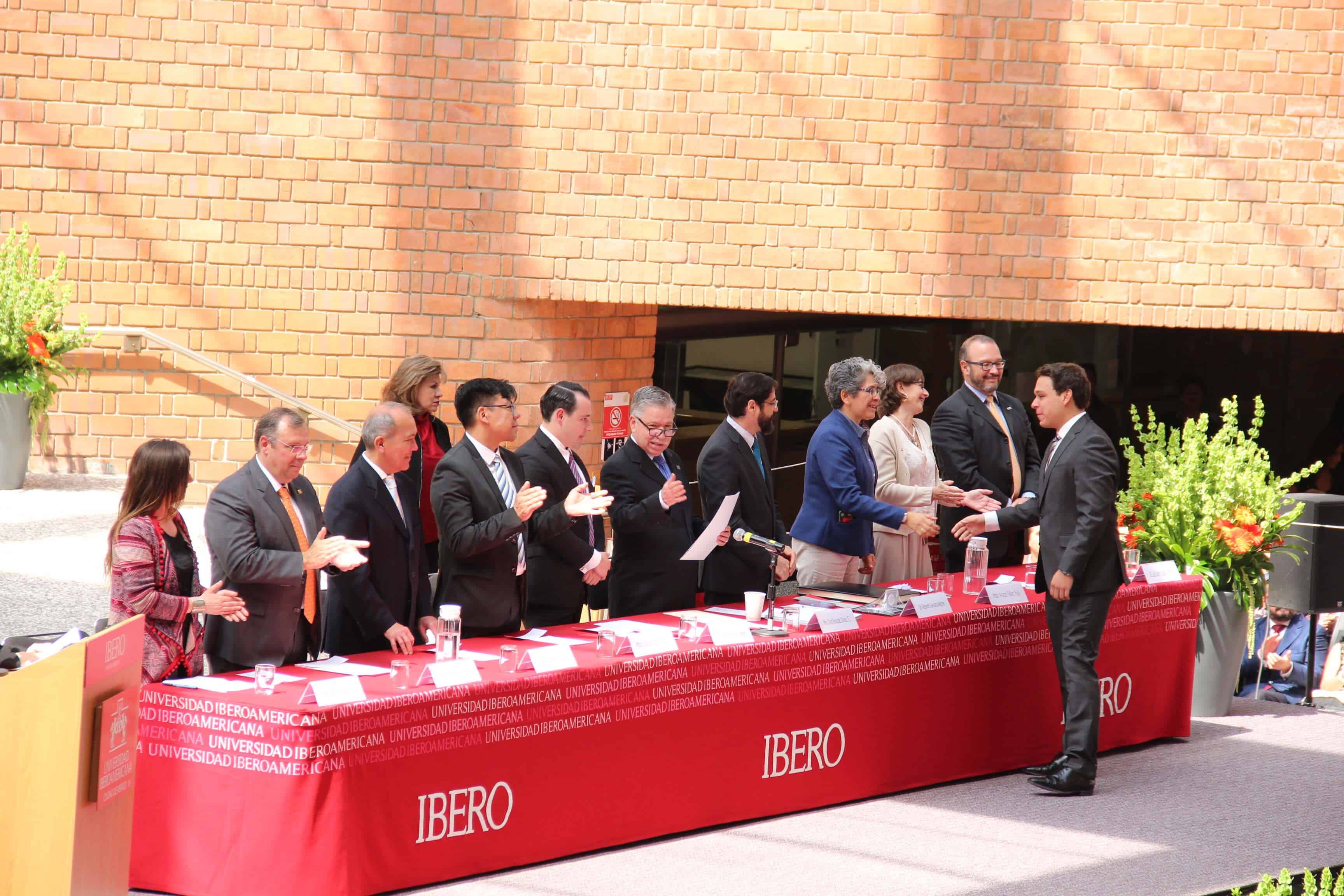 Entrega de reconocimientos a la excelencia académica (Alberto Hernández/ IBERO).