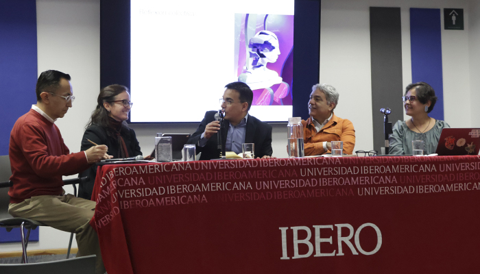 De izq. a der.: Dr. Edward Bermúdez, Dra. Jimena de Gortari, Marco Jaso, Dr. Salomón González Arellano y Mtra. Nora Morales