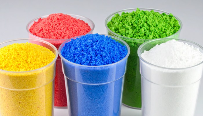 A la par de la eliminación del uso de estos pigmentos en alimentos, se busca en EU la aprobación de nuevos colorantes naturales. (Ilustración generada con Adobe Firefly).