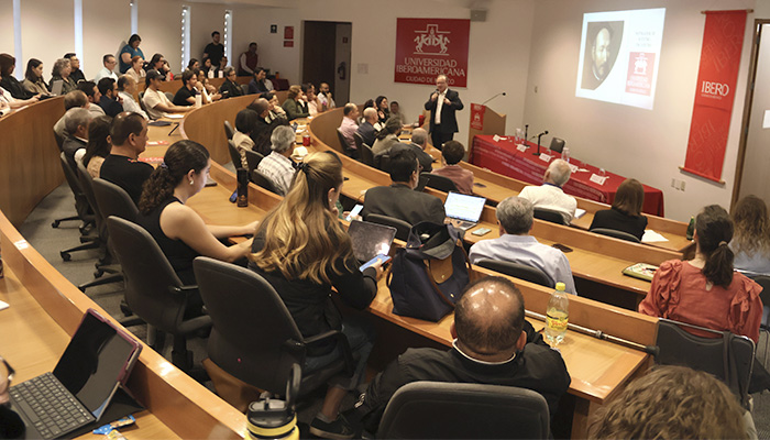 El Dr. Enrique Sanz Giménez Rico, S.J., profesor, investigador y Exrector de la Universidad Pontificia Comillas de España, realiza la mitad de su semestre sabático en la IBERO. Foto: Carlos Pérez Estrada..