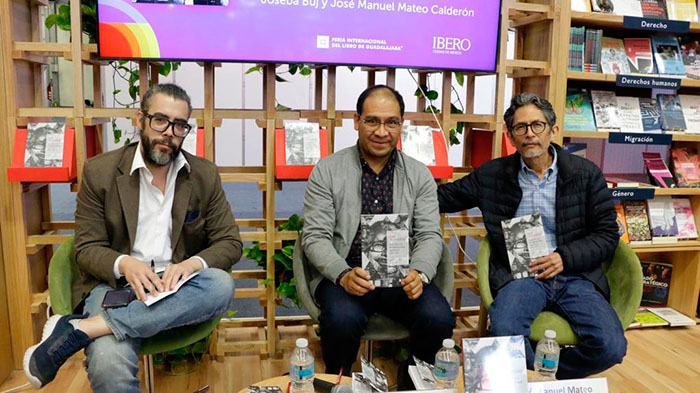 Joseba Buj, Juan Luis Loza León y José Manuel Mateo Calderón en la presentación del libro ‘José Revueltas. Del cine a la fotoplasticidad narrativa’. (Foto por: Guillermo Gutiérrez)