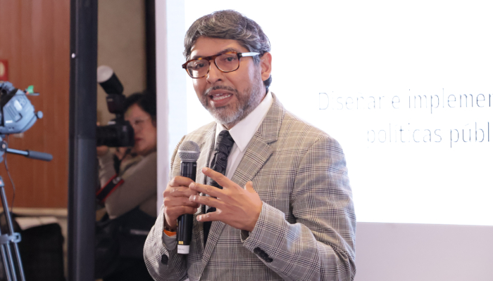 El Profesor, Gerardo Europa, uno de los encargados de diseñar el diplomado.