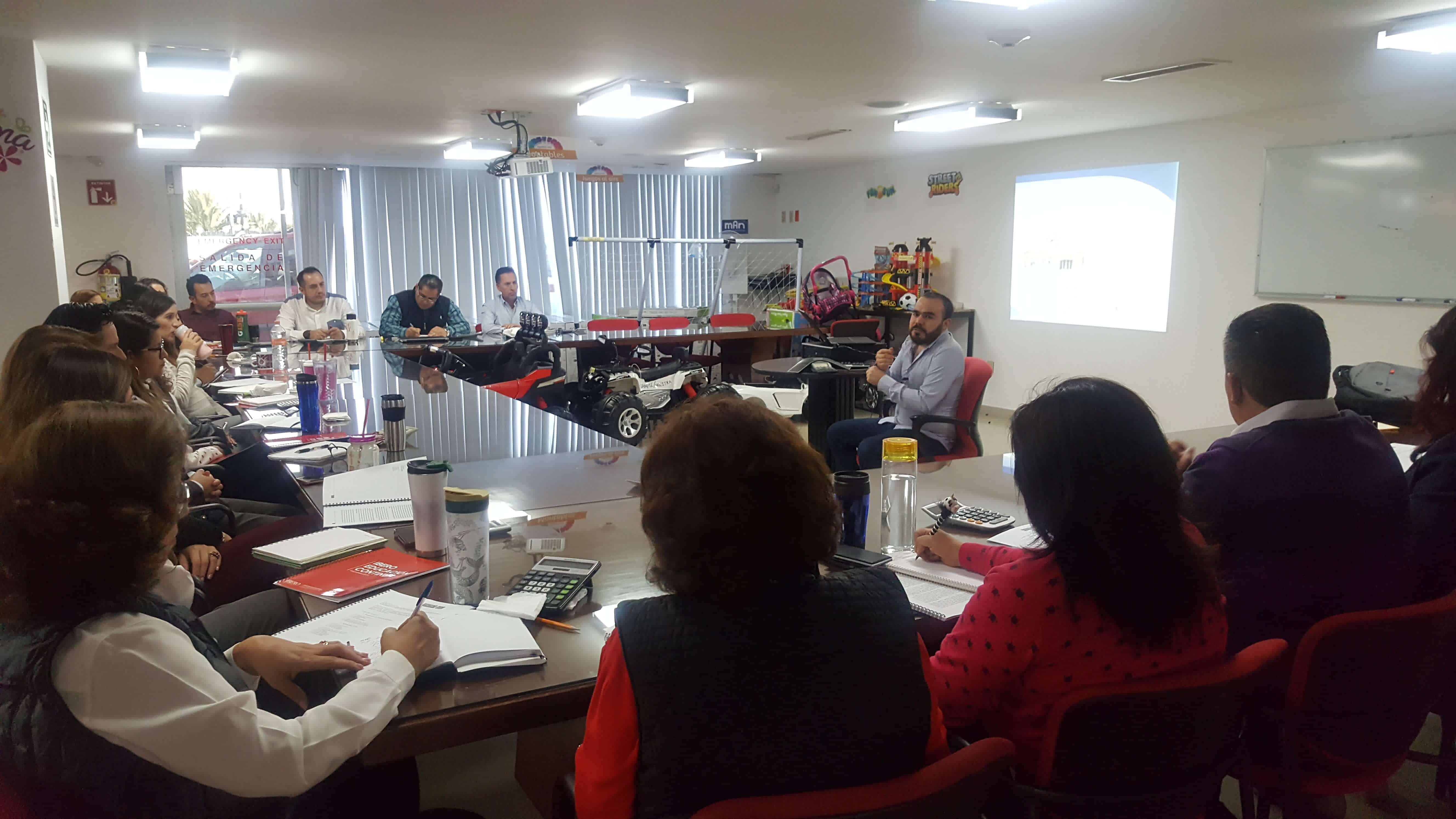 Participantes al curso ‘Costos y Precio Venta Público (PVP) en la industria de la Moda’ (Cortesía DEC).