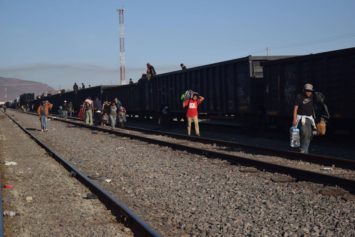 Las personas defensoras de los derechos de las y los migrantes, refugiados y solicitantes de asilo sufren ataques, detenciones y difamación por su trabajo de acompañamiento y defensa en las rutas migratorias de la región(Cortesía Cultura Migrante)