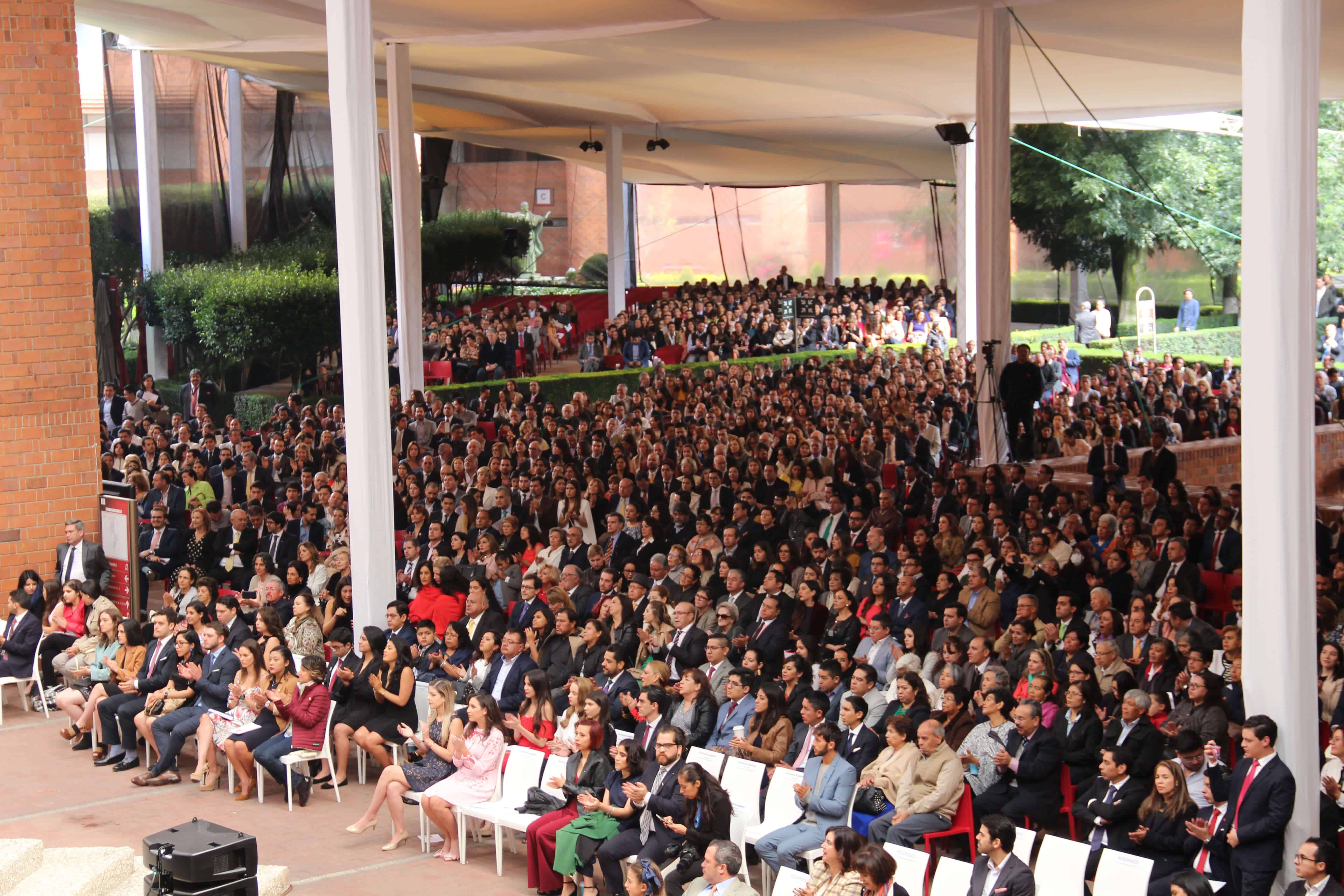 Familiares acompañaron a los egresados (Valentina González/IBERO).