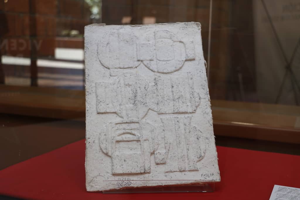 Una de las piezas que forma la obra Museo de Vicente Rojo (Alberto Hernández/ IBERO).