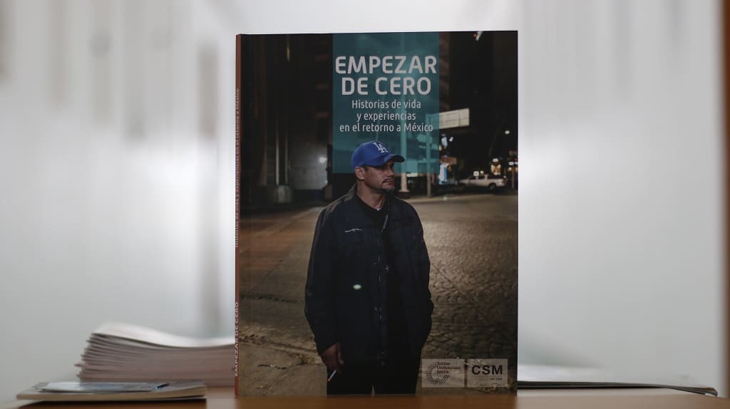 El libro Empezar de cero, historias de vida y experiencias en el retorno a México fue editado por la Coordinación Sistémica con Migrantes (CSM) (Alberto Hernández/ IBERO).