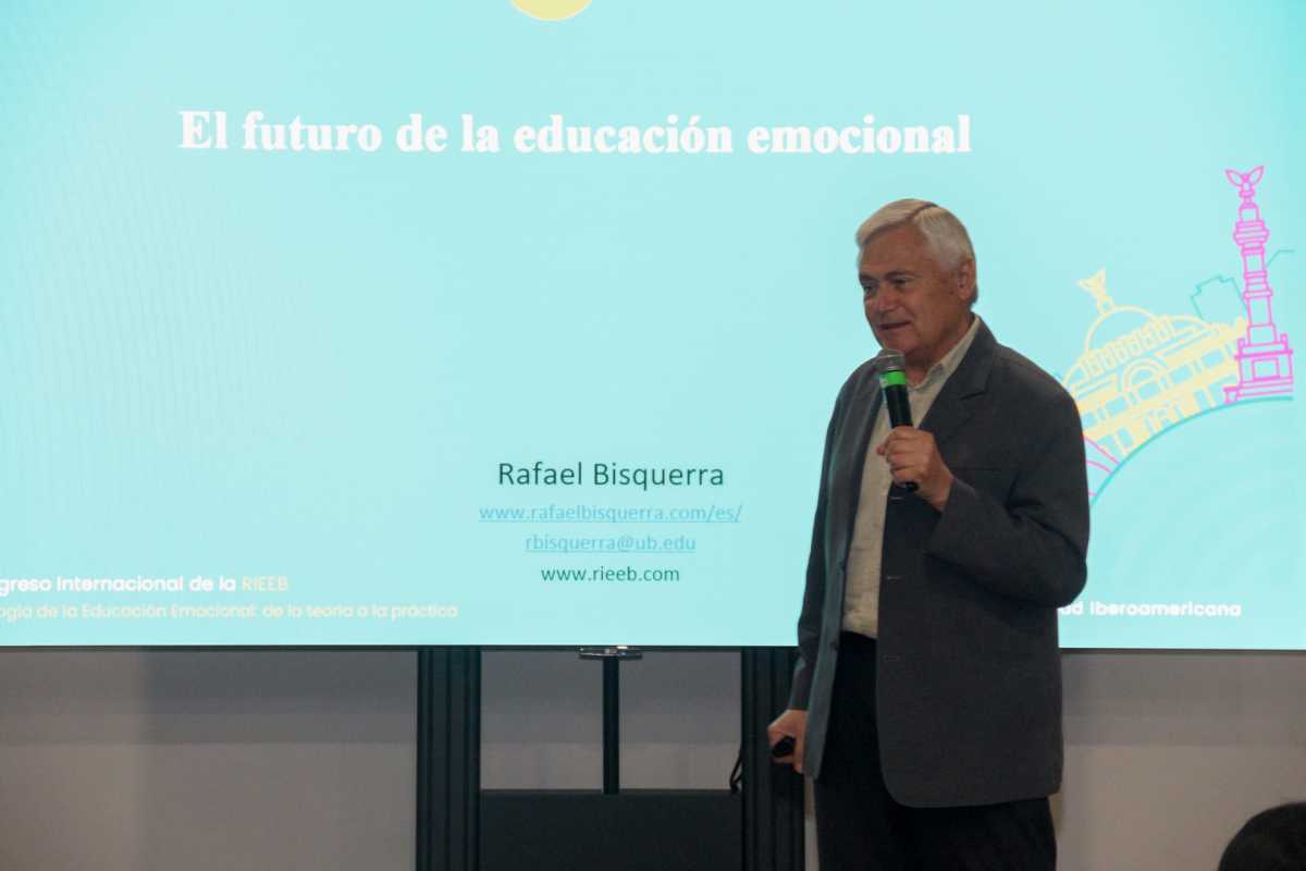 El evento resaltó las ventajas y desventajas que tiene la aplicación de nuevas tecnologías en la educación emocional de las escuelas