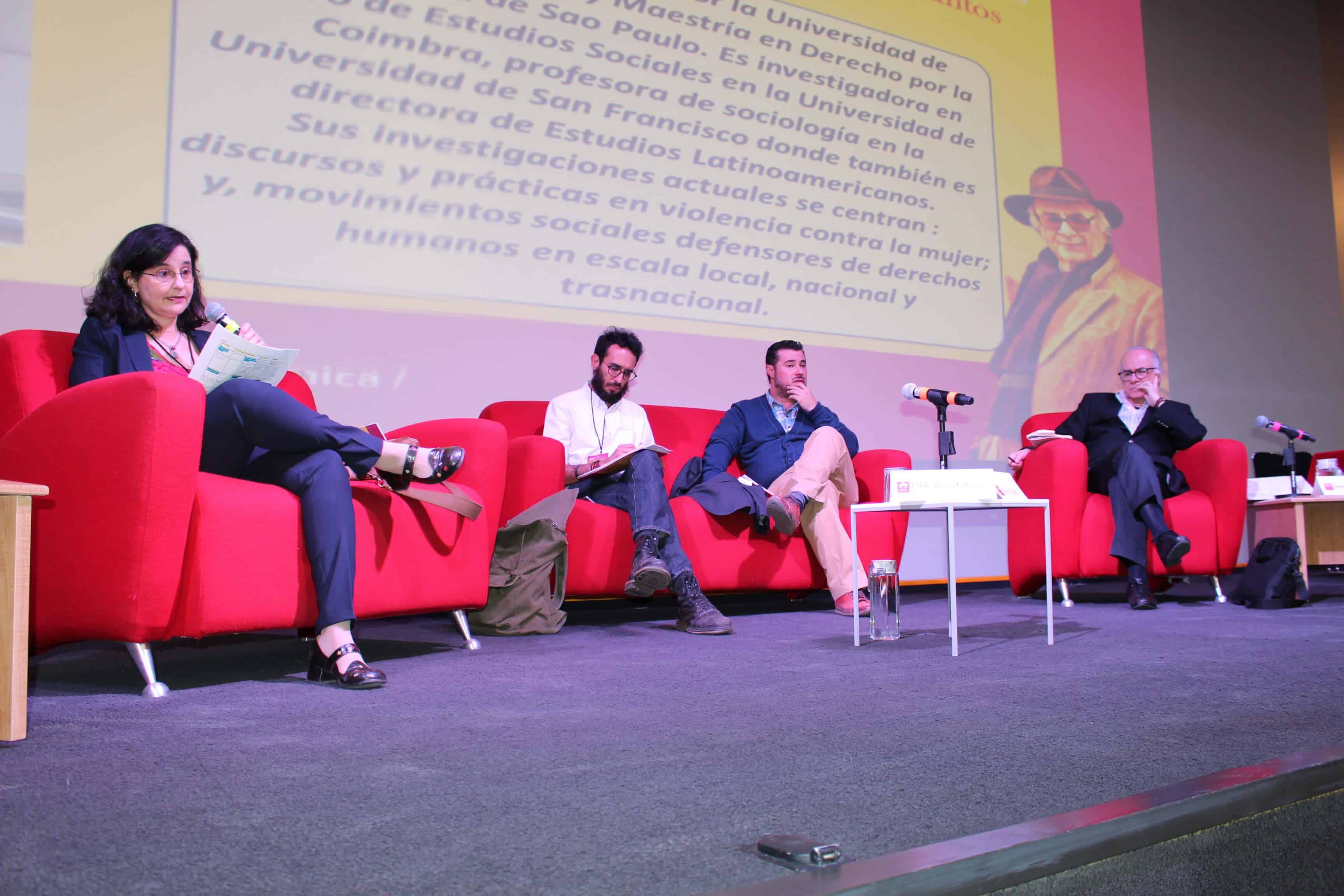 Mesa "Legalidad, derechos humanos y cambio de mundo". Foto/ Jorge Tovalín