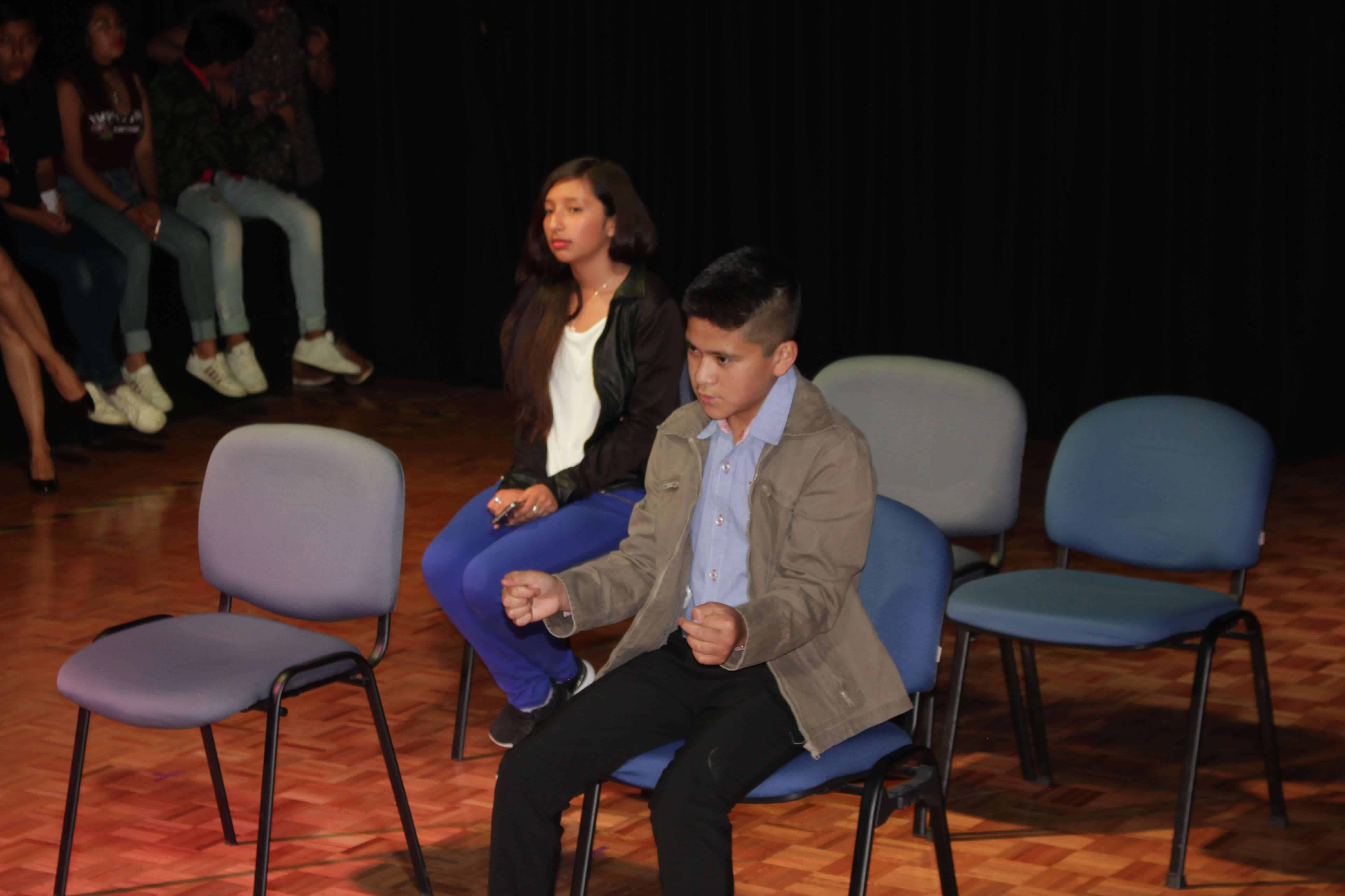 Los alumnos de secundaria interpretaron los abusos sexuales que viven las mujeres en los taxis.