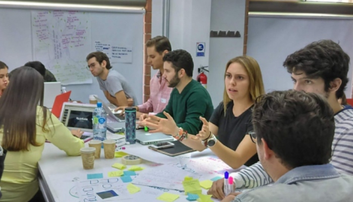 Queremos que salgas con nuevas amistades, aliadas y aliados, o incluso con la semilla de una futura colaboración