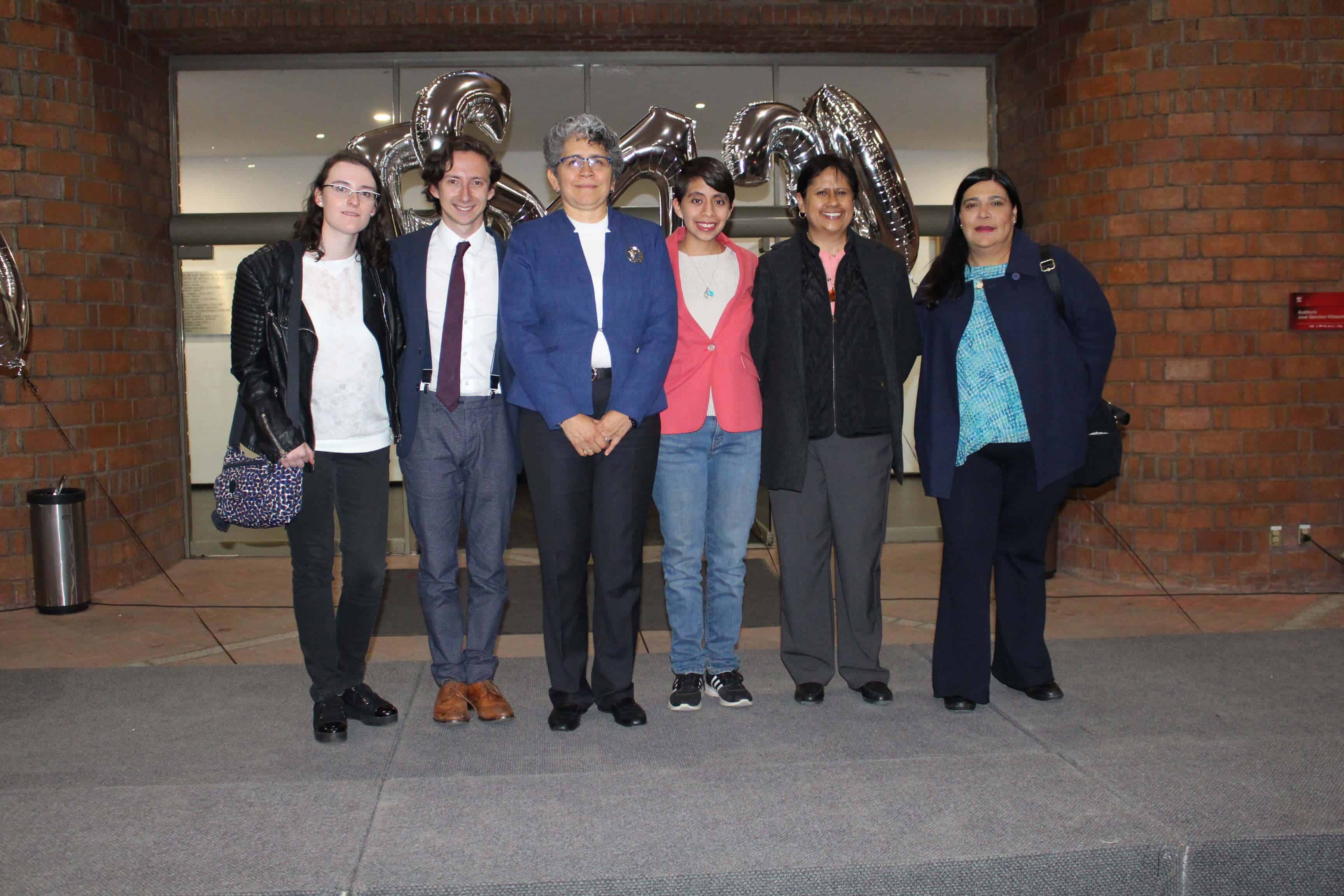 Exalumnos de Letras.Foto/ Jorge Tovalín