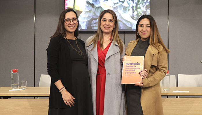 De izq. a der.: Mtra. Soraya Burrola, Dra. Alejandra Cantoral, Dra. Mónica Ancira.