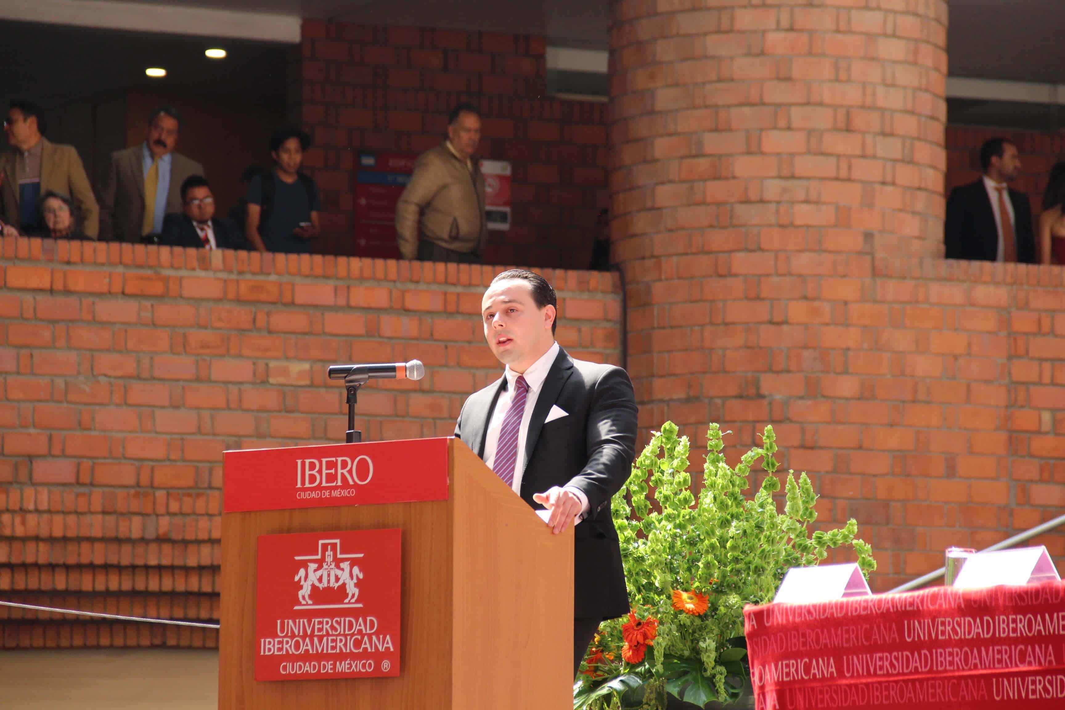Mtro. Mauricio Forzán Guerrero, orador invitado de la ceremonia (Valentina González/IBERO).