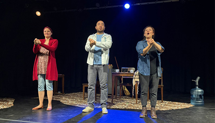 La obra fue bilingüe: en español hablado y en Lengua de Señas Mexicana.