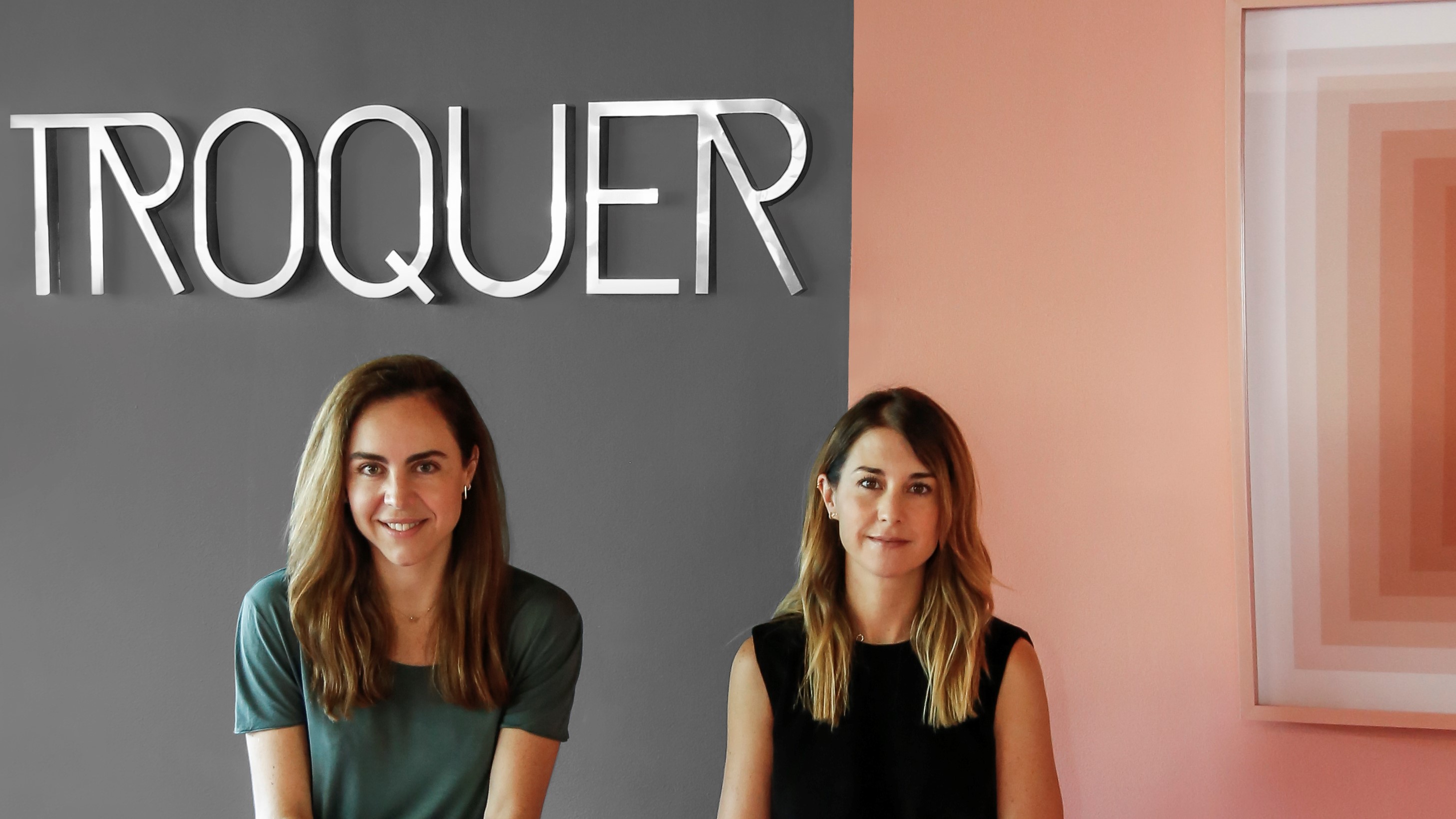 Ytzia Belausteguigoitia, cofundadora del startup Troquer, y su socia, Lucía Martínez Ostos (Cortesía).