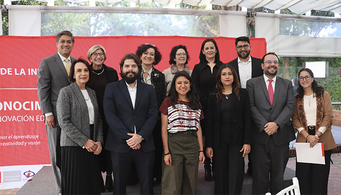 La IBERO reconoció a 60 docentes por sus experiencias educativas innovadoras en la gala Voces de la Innovación 2024-2025.