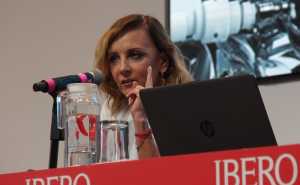 La Mtra. Ana María Olabuenaga hizo a un lado su vida como exitosa publicista para analizar desde la academia el fenómeno de las redes sociales digitales. (Foto: Yazmín Mendoza)