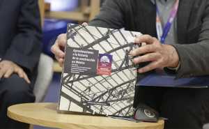 El libro 'Aproximaciones a la historia de la construcción en México' reúne 18 textos de historiadores, arquitectos, ingenieros, arqueólogos y restauradores de distintas instituciones. Foto Alberto Hernández Mendoza.