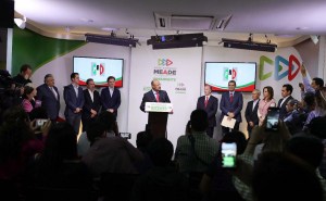 Imagen de la toma de posesión de René Juárez, como presidente del PRI (@PRI_Nacional).