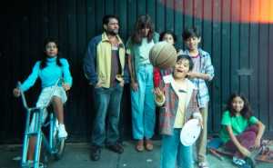 Fotograma de 'El diablo fuma (y guarda las cabezas de los cerillos quemados en la misma caja)'