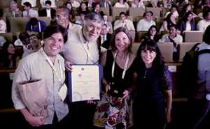 El reconocimiento, entregado en el marco del 20 Congreso de Investigación en Salud Pública, fue para todo el equipo de investigación que desarrolló el instrumento de medición y que ha colaborado a que países de toda la región lo utilicen.