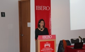 Dra. Sira Abenoza, profesora e investigadora del Departamento de Ciencias Sociales de la ESADE de Barcelona. (Valentina González/IBERO).