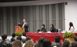 El Mtro. José Antonio Morfín Rojas, director de la División de Ciencia, Arte y Tecnología (DiCAT), dijo que este tipo de eventos deben servir para cumplir con la misión de la IBERO (Iván Cabrera/IBERO).