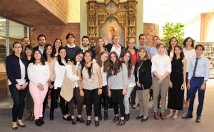 Estudiantes y representantes de la IBERO, Curarse en Salud y México Previene. Foto/ Jorge Tovalín