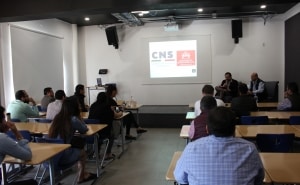 El comisionado Nacional de Seguridad ofreció una plática sobre seguridad a alumnas y alumnos de la IBERO (Iván Cabrera/IBERO).