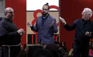 De izquierda a derecha: El Dr. Paolo Benanti, el Dr. Edmond Awad y el Dr. Wayne Holmes, durante el foro "Construyendo el futuro de la IA", celebrado en la IBERO. Fotos: Alberto Hernández Mendoza.