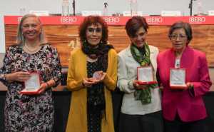 De izquierda a derecha: La Dra. Sylvia Schmelkes, la Dra. Gloria Prado, la Dra. Carmen Bueno y la Mtra. Lorena Pedraza. Foto: Alberto Elihú Cortés.